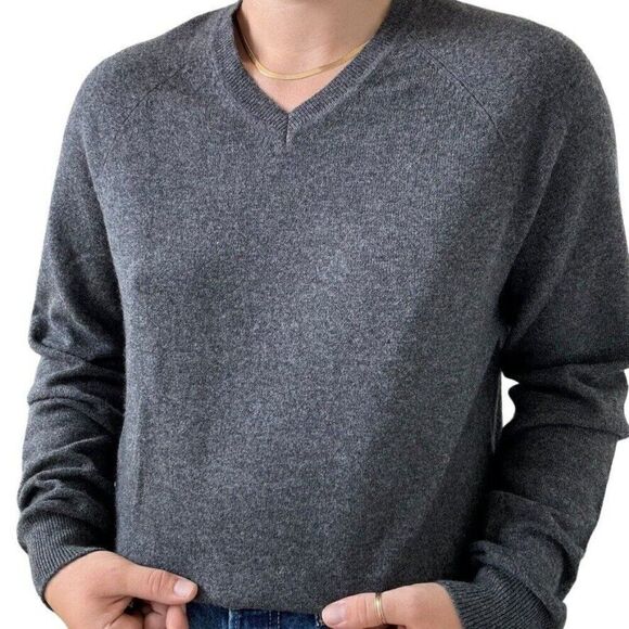 Buttoned Down Mens Gray 100% Cashmere Preppy Soft V Neck Sweater Sz M - Picture 8 of 8